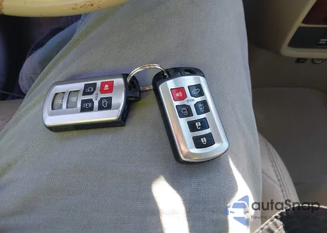 2012 Toyota Sienna Xle V6 8 Passenger from USA, damaged, VIN 5TDYK3DC4CS222321